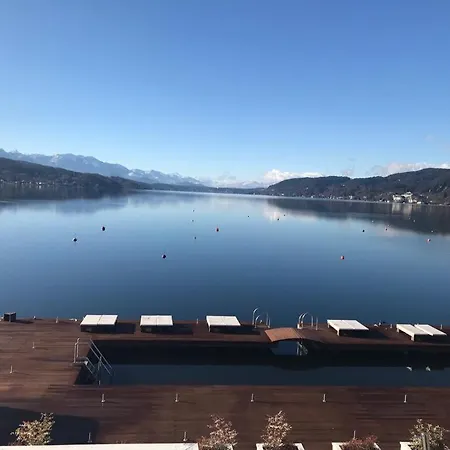 Apartment Lake's *