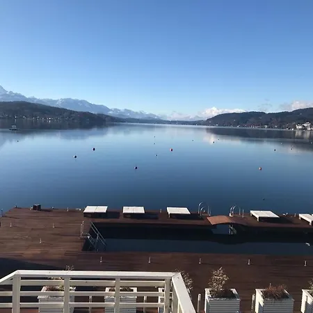 Lake's
