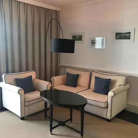 Lake's Apartment