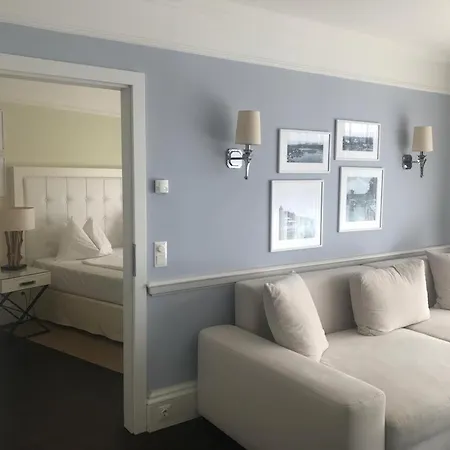 Lake's Apartment
